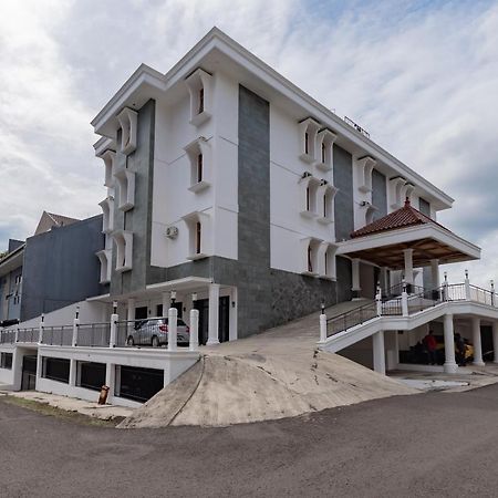 Reddoorz Plus Near Universitas Maranatha Bandung 2 Exterior photo